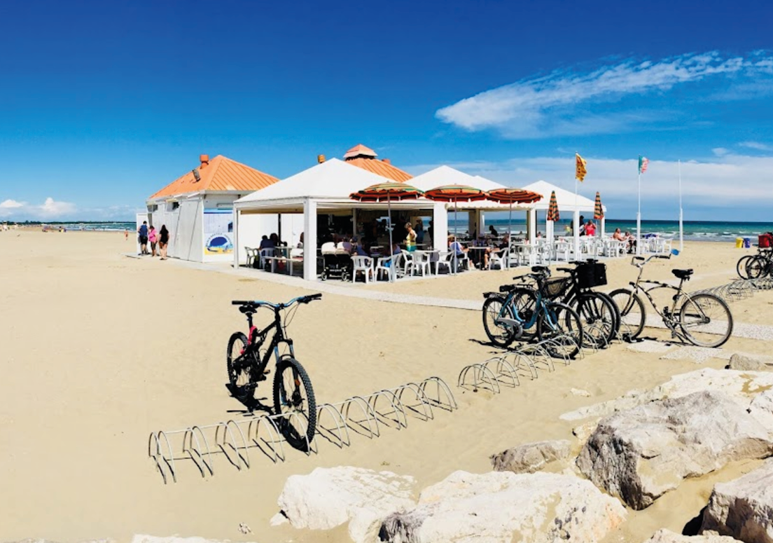 Chiosco al Faro Punta Sabbioni – noleggio ombrelloni lettini, spiaggia libera