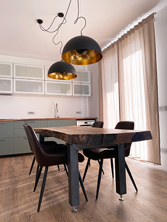 Cucina moderna Villa Sabbioni – piano cottura induzione, Nespresso, lavastoviglie